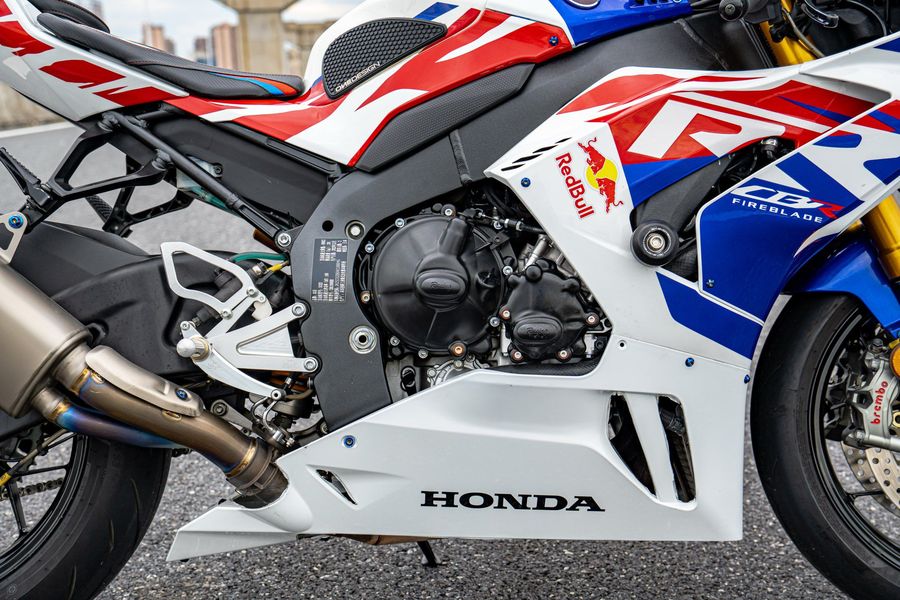 二手本田CBR 1000 RR-R