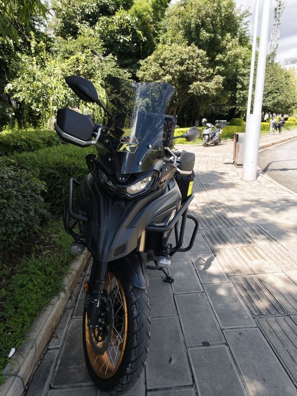 二手贝纳利TRK702