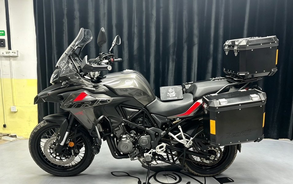 二手贝纳利金鹏 TRK502