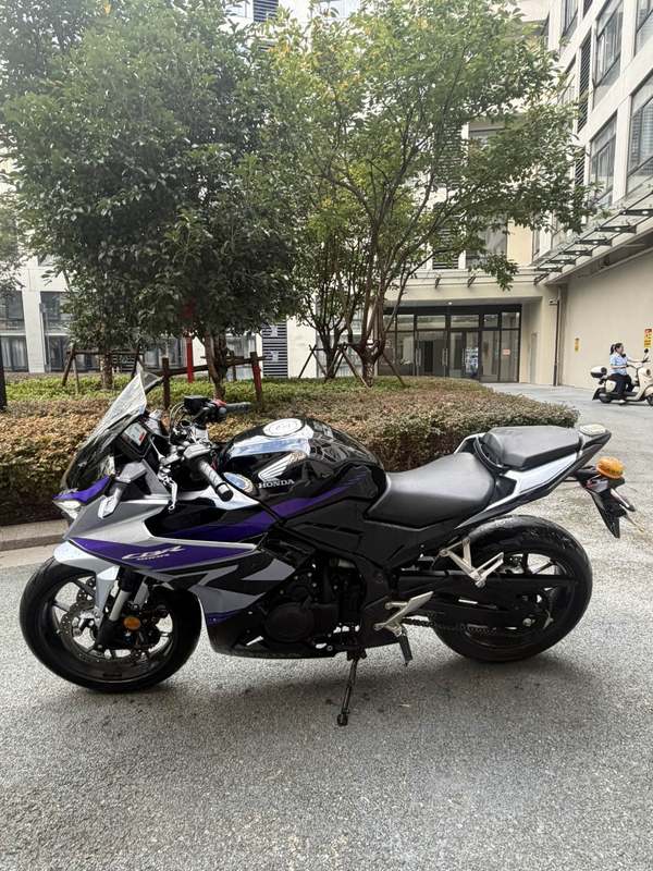 二手本田CBR400R