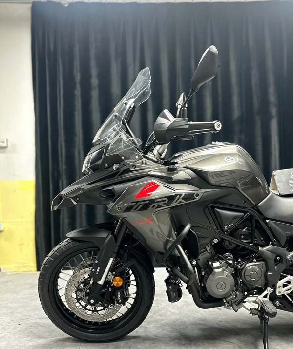 二手贝纳利金鹏 TRK502