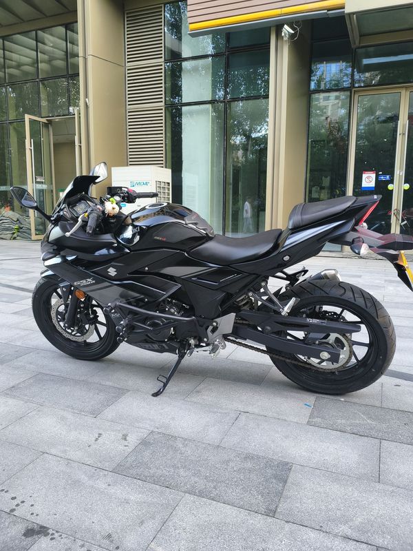 二手豪爵铃木GSX250R