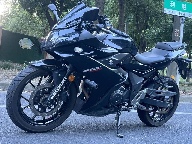 二手豪爵铃木GSX250R