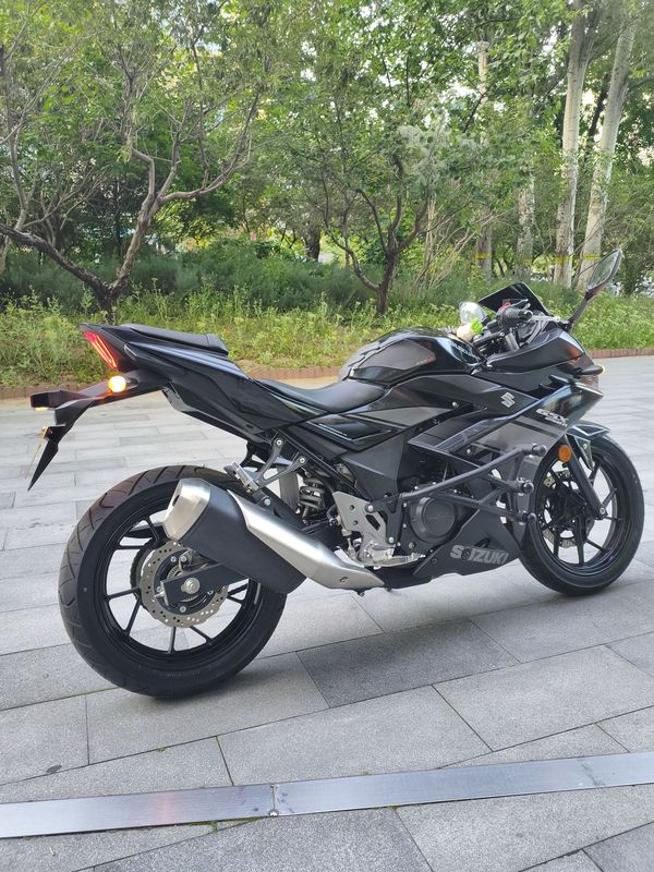 二手豪爵铃木GSX250R
