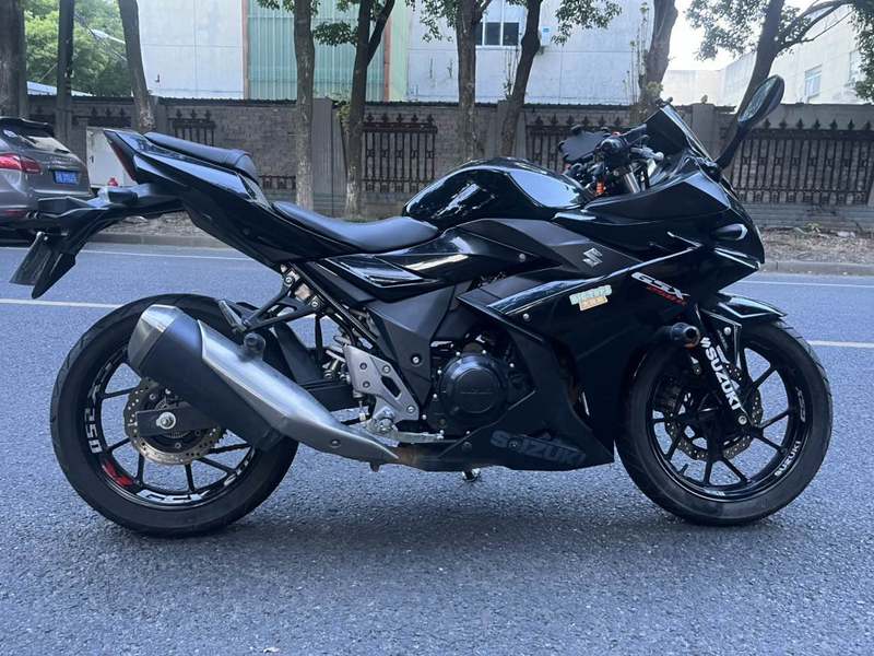 二手豪爵铃木GSX250R