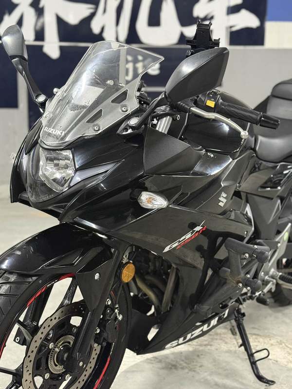 二手豪爵铃木GSX250R