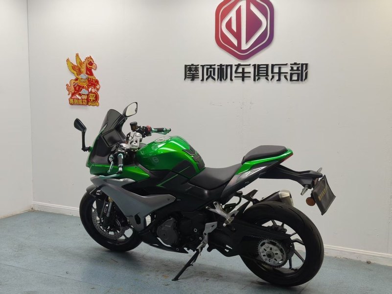 二手贝纳利龙卷风 Tornado 402R