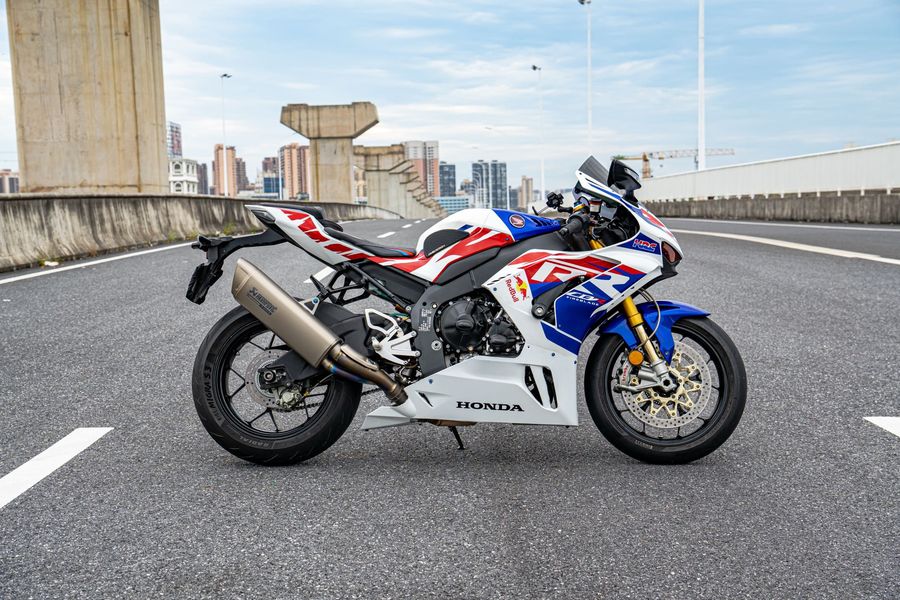 二手本田CBR 1000 RR-R
