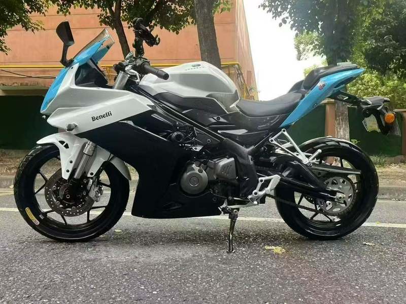 二手贝纳利龙卷风 Tornado 302R