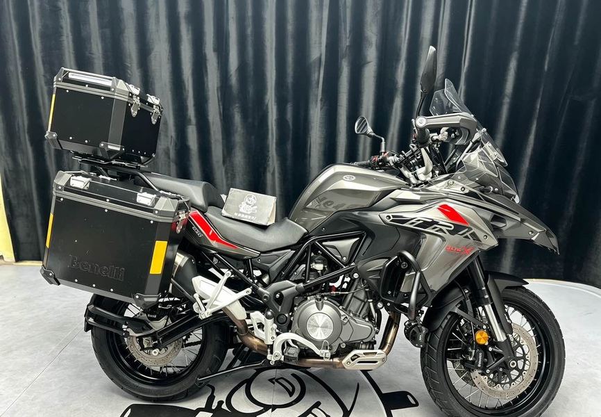 二手贝纳利金鹏 TRK502