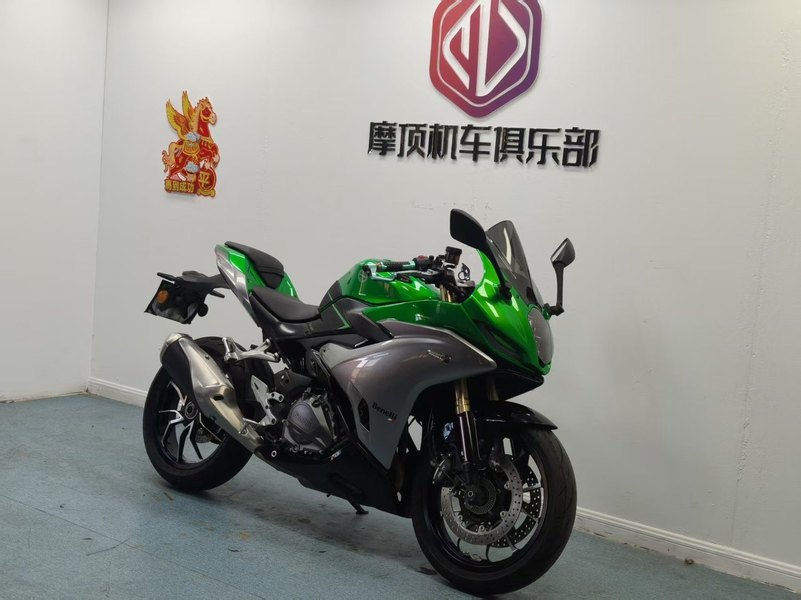 二手贝纳利龙卷风 Tornado 402R