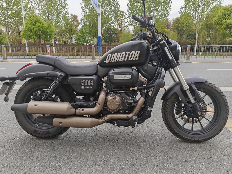 二手QJMOTOR闪300