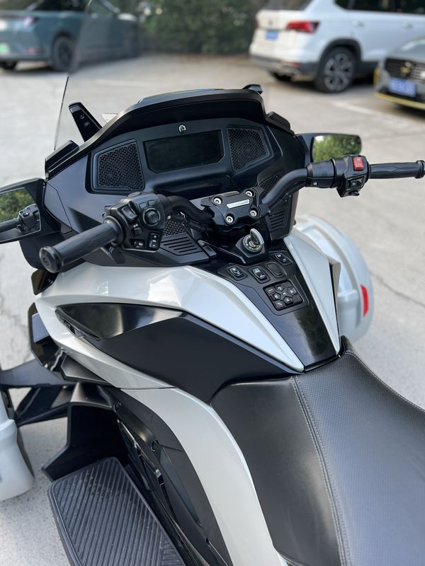 二手庞巴迪Spyder RT