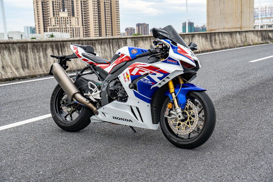 二手本田CBR 1000 RR-R