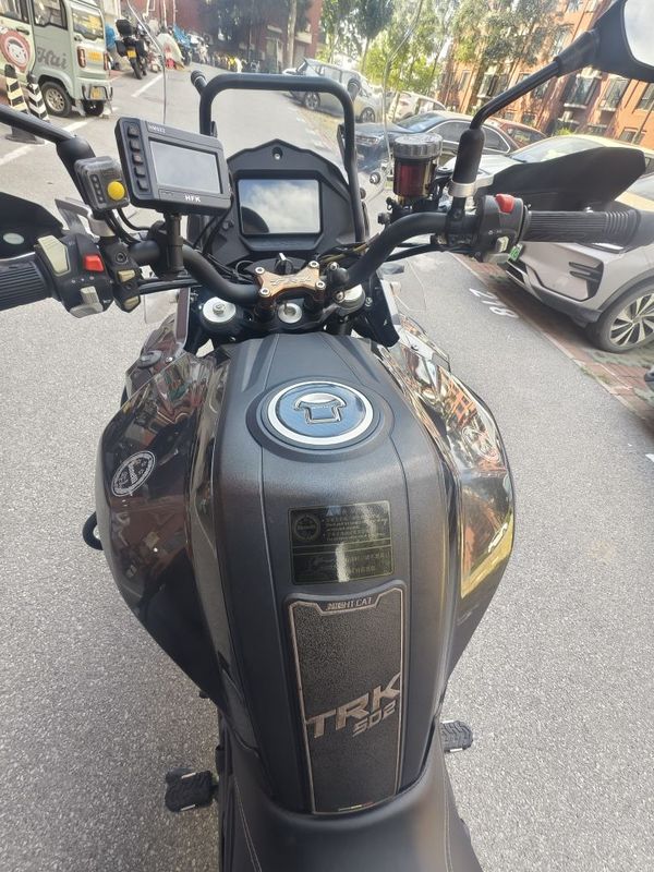 二手贝纳利金鹏 TRK502