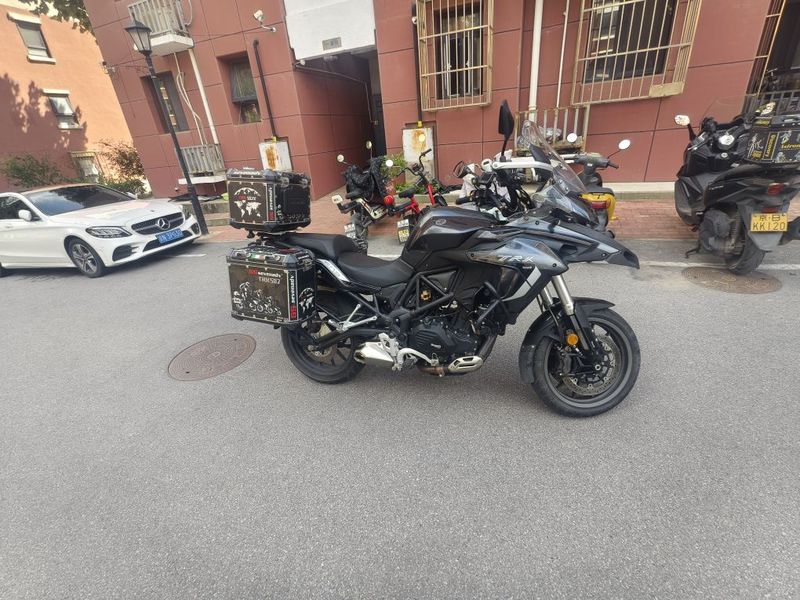 二手贝纳利金鹏 TRK502