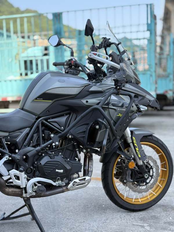 二手贝纳利金鹏 TRK502