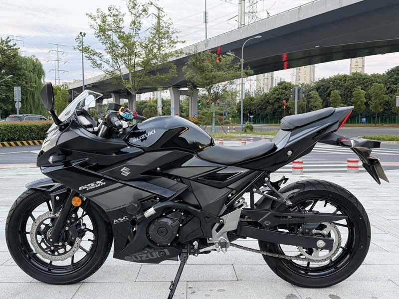 二手豪爵铃木GSX250R