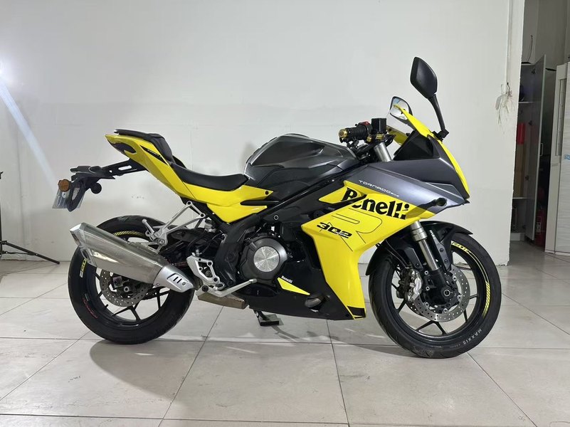 二手贝纳利龙卷风 Tornado 302R
