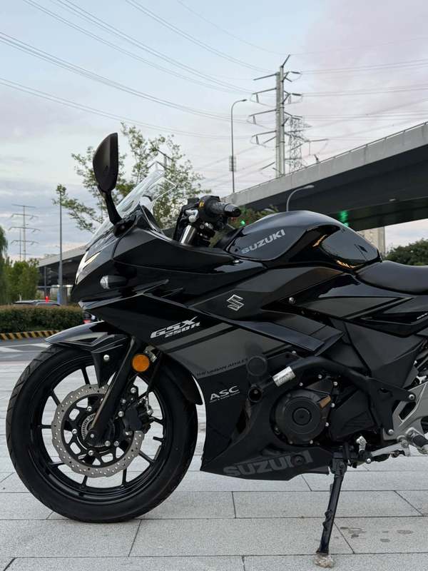 二手豪爵铃木GSX250R