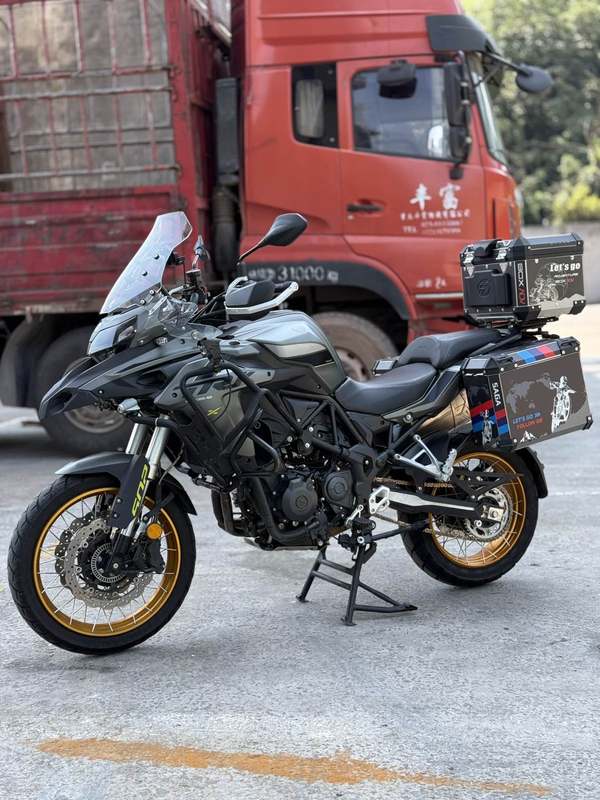 二手贝纳利金鹏 TRK502