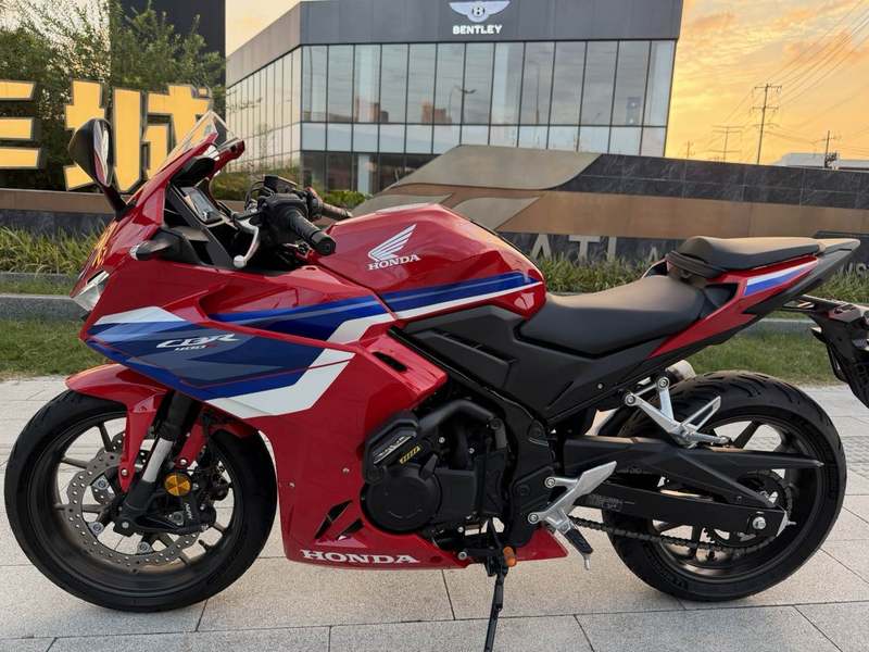 二手本田CBR400R
