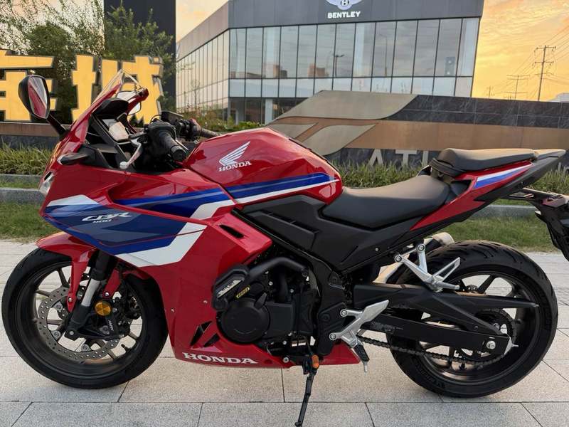 二手本田CBR400R