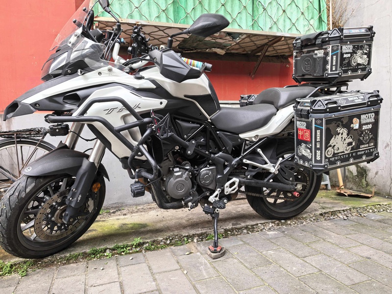 二手贝纳利金鹏 TRK502