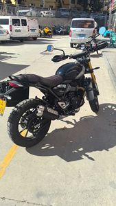 二手凯旋Scrambler 400 X