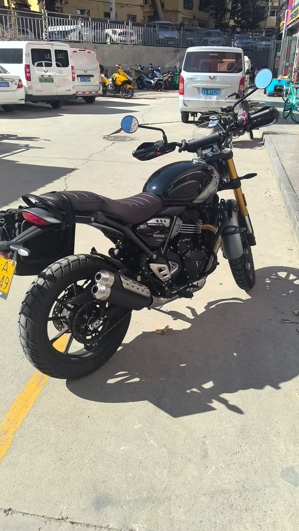 二手凯旋Scrambler 400 X