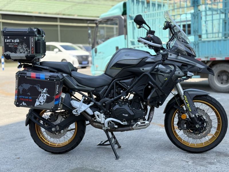 二手贝纳利金鹏 TRK502