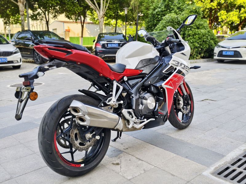 二手贝纳利龙卷风 Tornado 302R