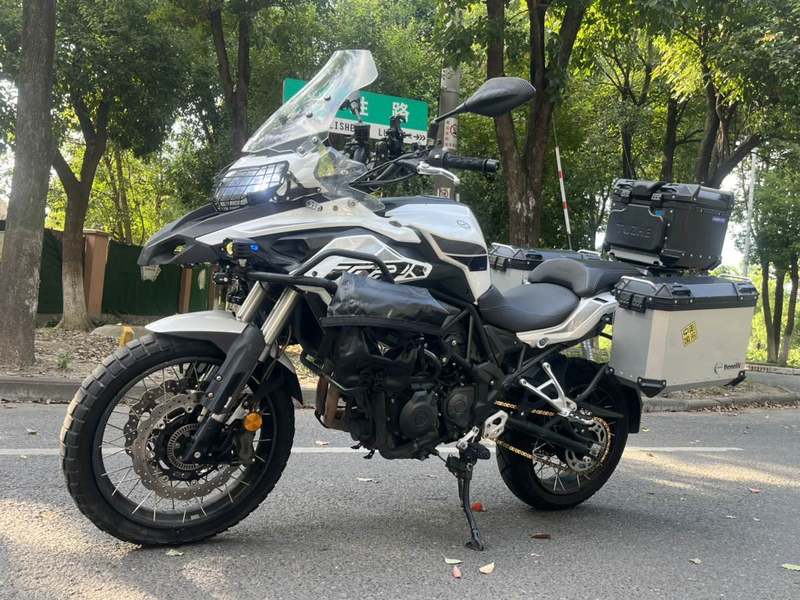 二手贝纳利金鹏 TRK502