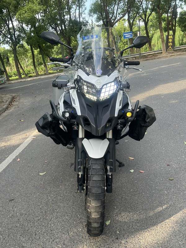 二手贝纳利金鹏 TRK502