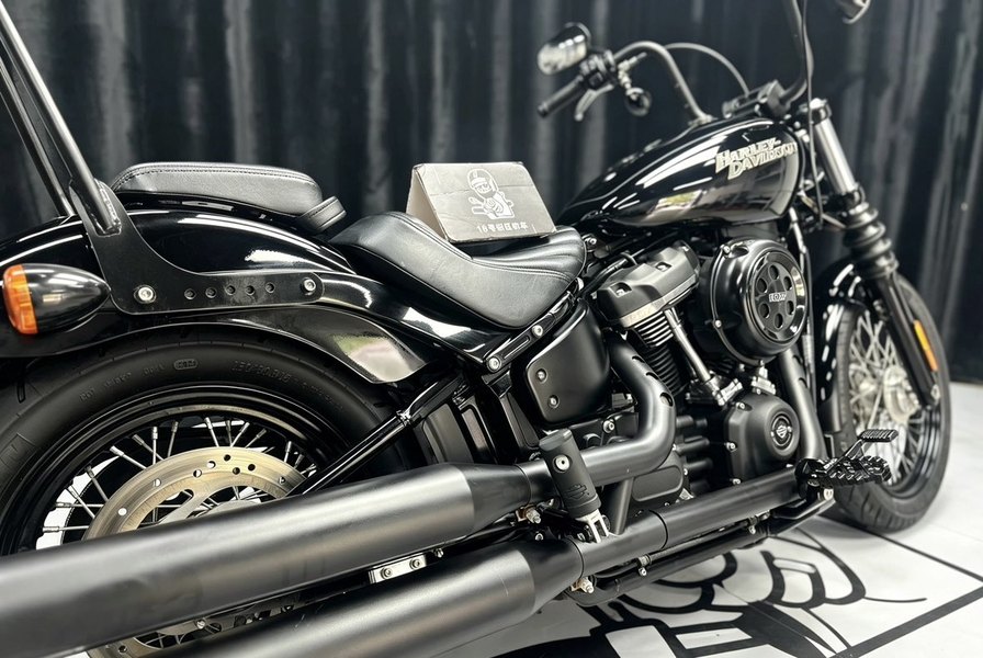 二手哈雷戴维森街霸 Street Bob