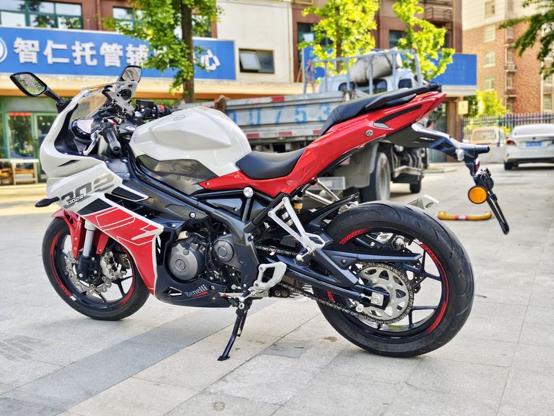 二手贝纳利龙卷风 Tornado 302R