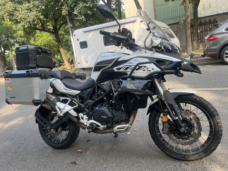 二手贝纳利金鹏 TRK502