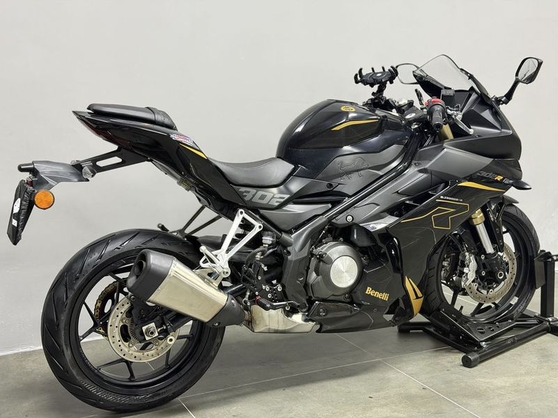 二手贝纳利龙卷风 Tornado 302R