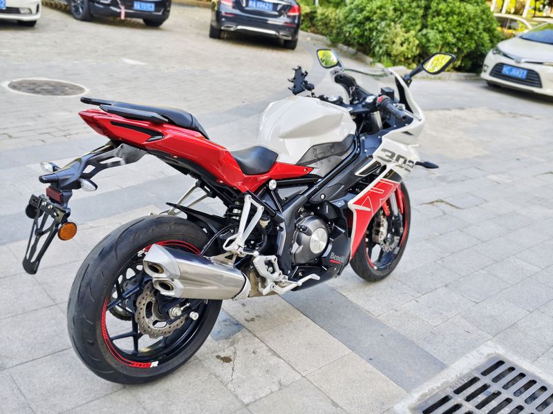 二手贝纳利龙卷风 Tornado 302R