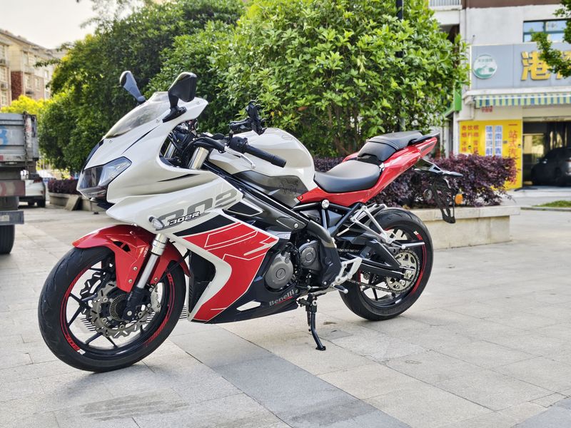 二手贝纳利龙卷风 Tornado 302R