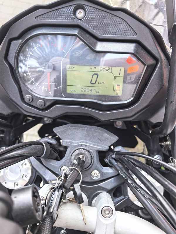 二手贝纳利金鹏 TRK502