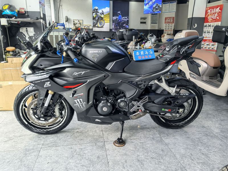 二手贝纳利龙卷风 Tornado 552R