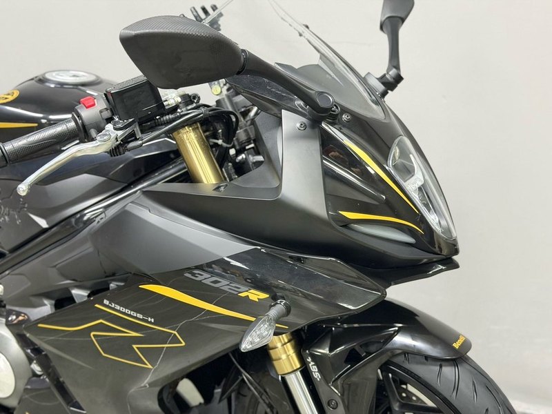 二手贝纳利龙卷风 Tornado 302R