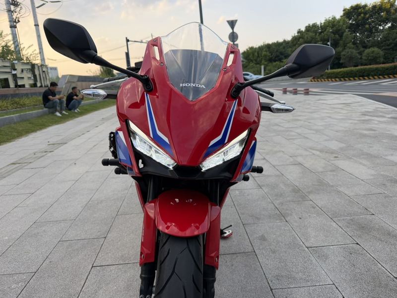 二手本田CBR400R