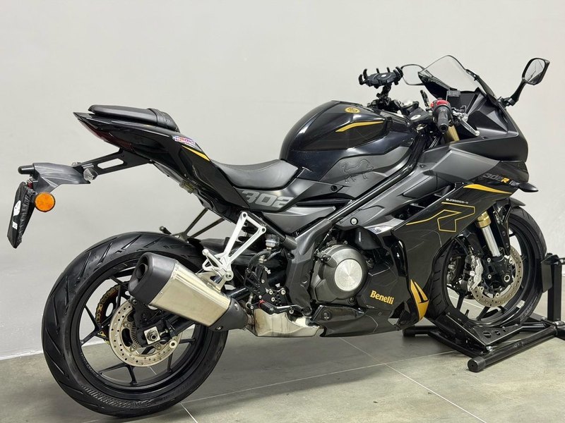 二手贝纳利龙卷风 Tornado 302R