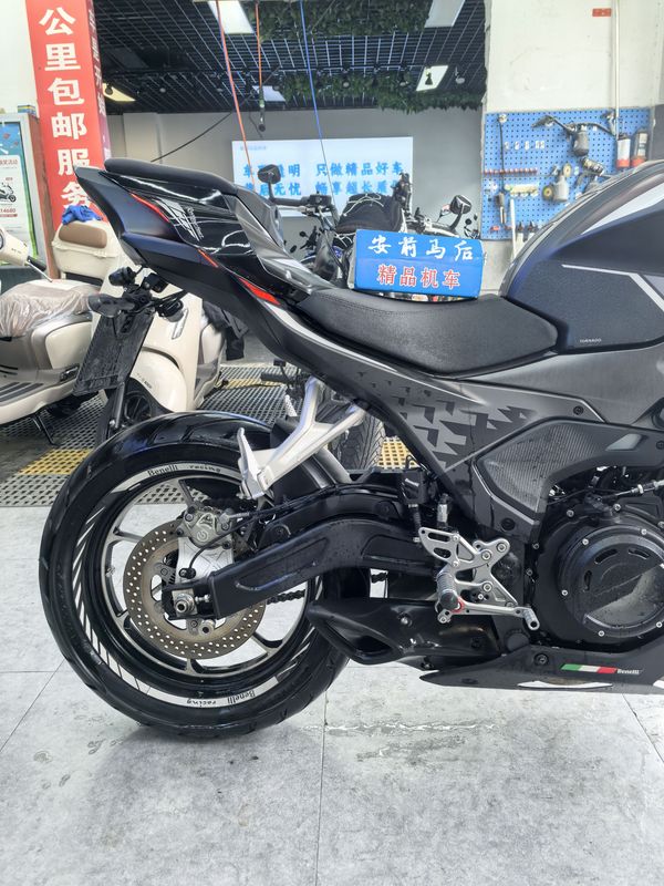 二手贝纳利龙卷风 Tornado 552R