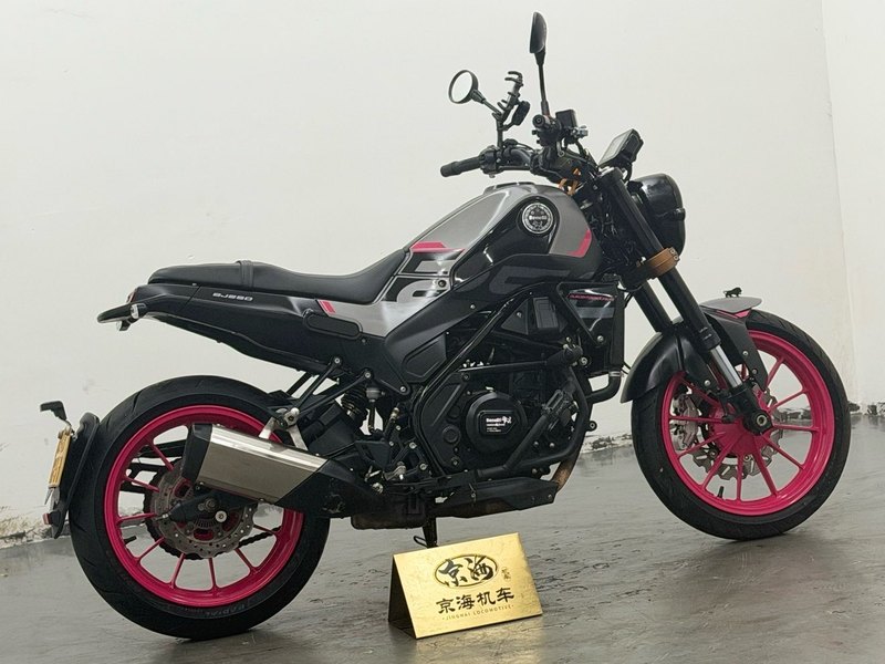 二手贝纳利幼狮 Leoncino 250
