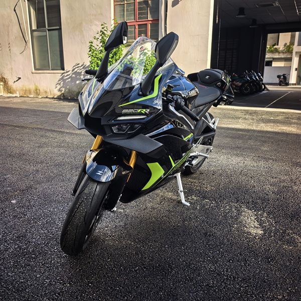 二手张雪机车820RR