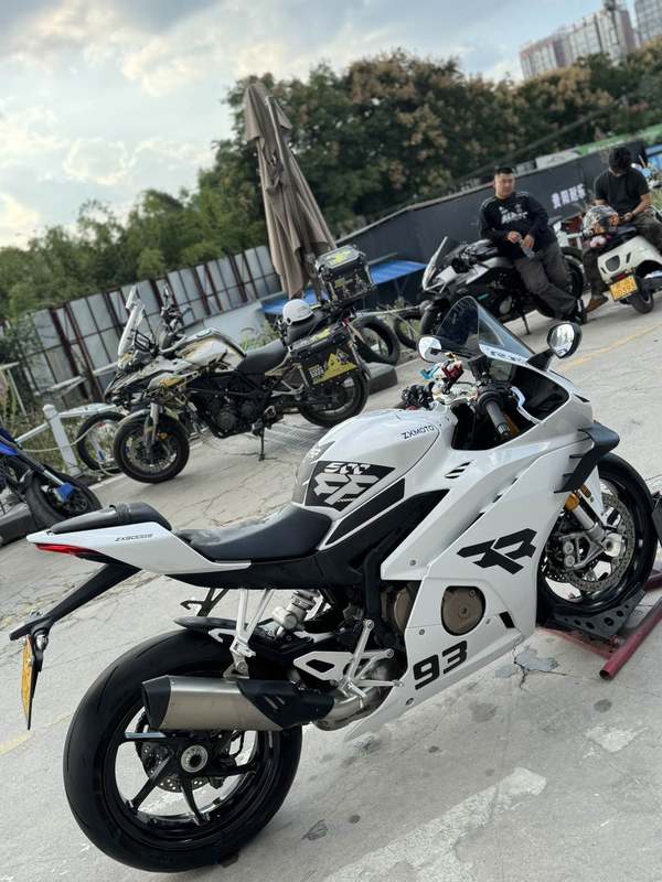 二手张雪机车500RR