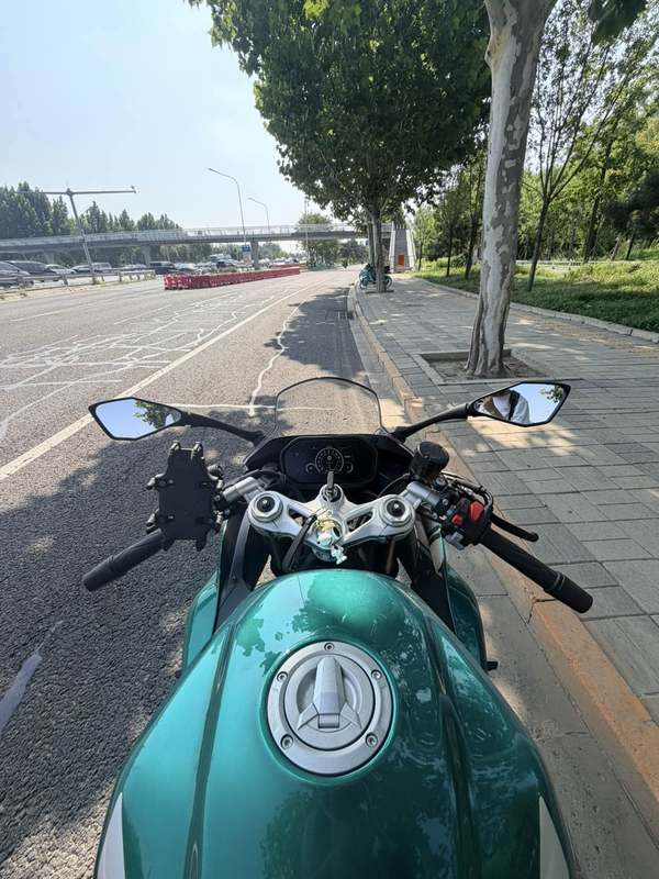 二手贝纳利龙卷风 Tornado 552R